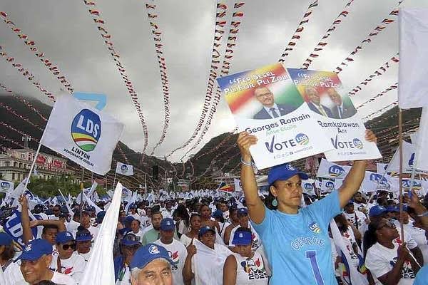 Crowds Turn Out Early as Seychelles Holds Key Presidential Election